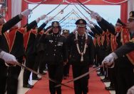 Irjen Pol Dedi Prasetyo sebagai Asisten Kapolri Bidang Sumber Daya Manusia memimpin wisuda purna bakti pembinaan tradisi pengakhiran dinas di lingkungan mabes Polri T.A 2024 di PTIK hari Rabu (07/08/24).
