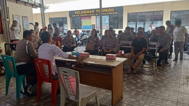 Seksi Hukum Polresta Manado melaksanakan kegiatan penyuluhan hukum Kegiatan ini bertujuan untuk meningkatkan pemahaman mengenai Perkap No 12