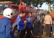 Polsek Singkil menunjukkan respons cepat saat terjadi kebakaran rumah di Kelurahan Singkil, Kecamatan Singkil, pada hari Senin sore.