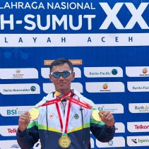 Denri Maulidzar Alghiffari Pedayung Jawa Bara berhasil memborong tiga medali emas sekaligus di hari yang sama pada cabor dayung rowing PON XXI Aceh- Sumatera Utara, Jumat (13/9/2024).