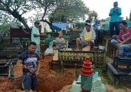 Kadivhumas Polri Irjen. Pol. Sandi Nugroho melakukan menyampaikan apresiasi secara langsung kepada Bripka Joko Hadi Aprianto, S.H. Bintara Polsek Samarinda Hulu.