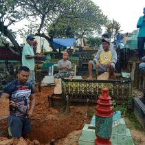Kadivhumas Polri Irjen. Pol. Sandi Nugroho melakukan menyampaikan apresiasi secara langsung kepada Bripka Joko Hadi Aprianto, S.H. Bintara Polsek Samarinda Hulu.