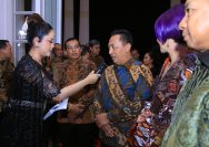 Kapolri Jenderal Polisi Drs. Listyo Sigit Prabowo, M.Si., menghadiri malam perayaan Ulang Tahun ke-13 KompasTV. Puncak malam perayaan itu digelar di The Tribrata, Jakarta Selatan.