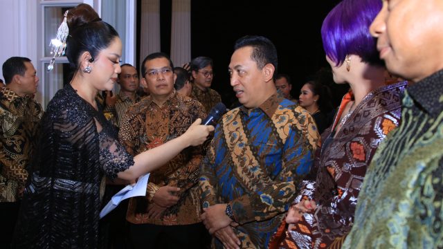 Kapolri Jenderal Polisi Drs. Listyo Sigit Prabowo, M.Si., menghadiri malam perayaan Ulang Tahun ke-13 KompasTV. Puncak malam perayaan itu digelar di The Tribrata, Jakarta Selatan.