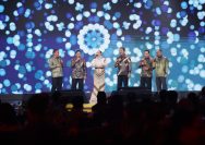 Kapolri Jenderal Polisi Drs. Listyo Sigit Prabowo,Panglima TNI Jenderal Agus Subiyanto, KSAD Jenderal TNI Maruli Simanjuntak, KSAU Tonny Harjono, dan KSAL Muhammad Ali nampak menyumbang dua lagu dalam puncak perayaan Hari Ulang Tahun (HUT) KompasTV ke-13.