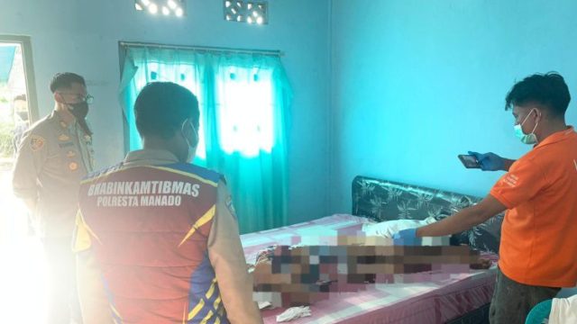 Polsek Malalayang menerima laporan penemuan mayat di sebuah kost di Kelurahan Malalayang Dua, Lingkungan I, Kota Manado.
