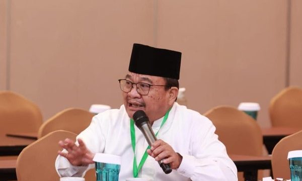 PBNU mengimbau seluruh masyarakat, khususnya warga Nahdlatul Ulama (NU) dan santri untuk tidak terprovokasi pembenturan yang tengah terjadi.