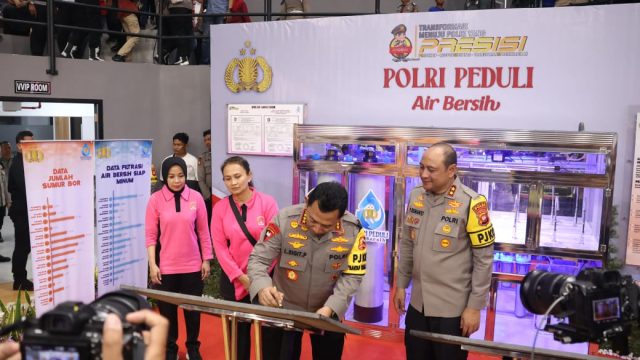 Ratusan Pembangunan Sumur Bor dan Filtrasi Air Bersih Layak Minum di Wilayah Kalimantan Barat diresmikan Kepala Kepolisian Republik Indonesia Jenderal Polisi Drs. Listyo Sigit Prabowo, M.Si..