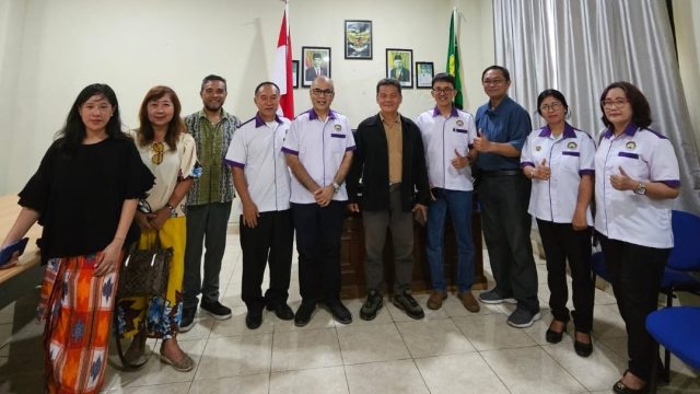 Dewan Pimpinan Wilayah Majelis Umat Kristen Indonesia Provinsi Sulawesi Utara (DPW MUKI SULUT) melakukan audensi dengan Rektor Universitas Nusantara (UN) Manado, di ruang Rektor , Selasa (22/10/2024)