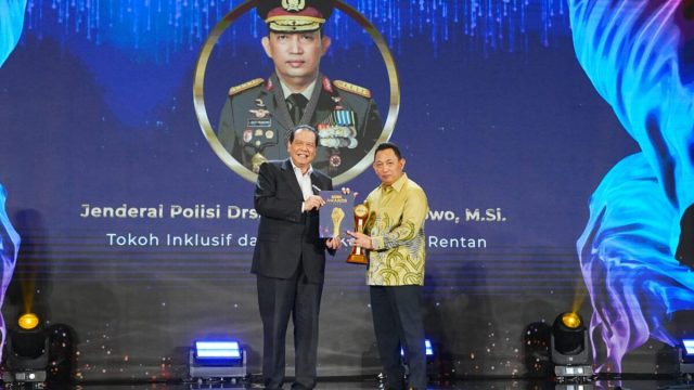 Kerendahan Hati Kapolri Kala Diganjar Tokoh Inklusi Peduli Kelompok Rentan