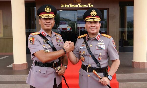 Terima Pataka Maesa'an Waya, Irjen Pol Roycke Harry Langie Siap Pimpin Polda Sulut