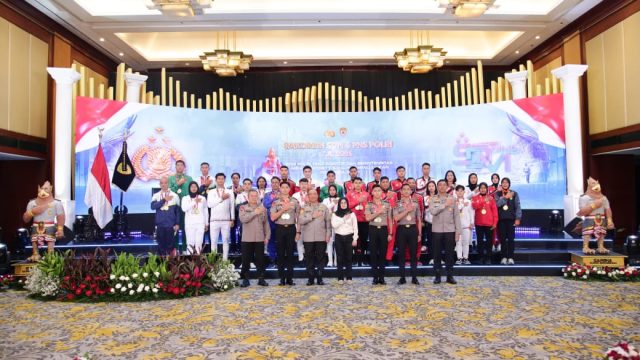 SSDM Polri Berikan Penghargaan Pin Emas Untuk Atlet Polri Berprestasi