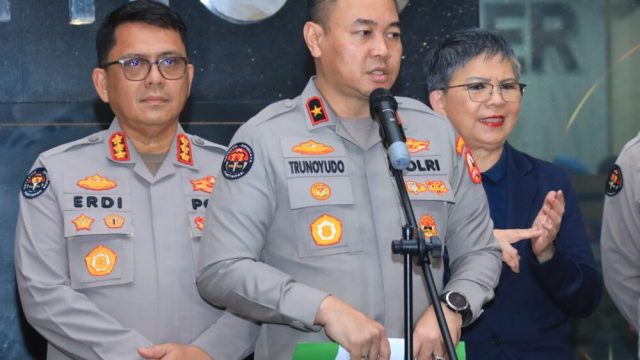 Mabes Polri sedang melakukan asistensi khusus terkait kejadian di wilayah hukum Polrestabes Semarang. Karo Penmas Divhumas Polri Brigjen Pol. Trunoyudo Wisnu Andiko
