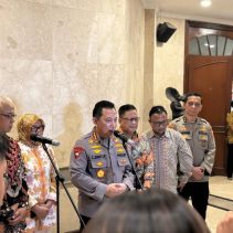 Kapolri Jenderal Pol. Listyo Sigit Prabowo mengapresiasi komisioner Komisi Kepolisian Nasional (Kompolnas) periode 2020–2024 yang memasuki masa purnatugas, karena sesuai tugas dan fungsinya telah menjadi salah satu komponen pengawas utama bagi Polri.