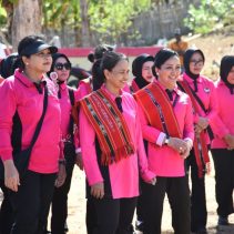 Ketum Bhayangkari Pusat Kembali Salurkan Ribuan Paket Bansos di Maluku Barat Daya