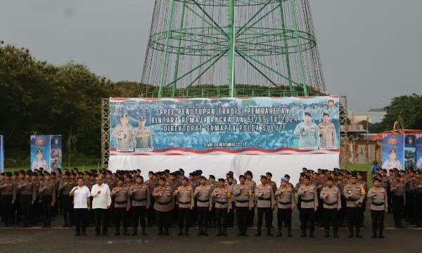 Wakapolda Sulawesi Utara Brigjen Pol Bahagia Dachi menutup rangkaian kegiatan tradisi pembaretan Bintara Remaja (Baja) Polri angkatan 51/55 lulusan tahun 2024 Polda Sulut.