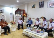 Pengurus Dewan Pimpinan Wilayah (DPW) Majelis Umat Kristen Indonesia (MUKI) Sulut yang di Ketuai Pnt. Dr. Ir Dwight Mooddy Rondonuwu ST.MT diterima Kakanwil Agama Cand. Dr.Drs. H Ulyas Taha, MPd, di ruang kerja Kakanwil, Rabu (11/12/2024).