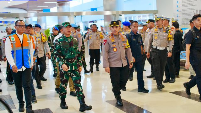 Kapolri Jenderal Polisi Drs. Listyo Sigit Prabowo meminta seluruh jajaran untuk mempersiapkan pelayanan mudik libur Natal 2024 dan Tahun Baru 2025 (Nataru) dilakukan sebaik-baiknya.