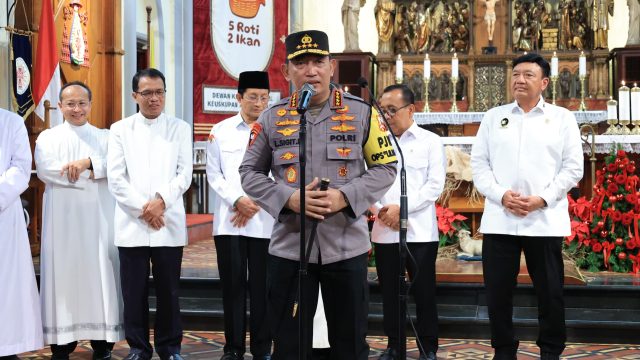 Kapolri Jenderal Polisi Drs. Listyo Sigit Prabowo mengucapkan Selamat Natal 2024 kepada seluruh umat Kristiani di Indonesia.