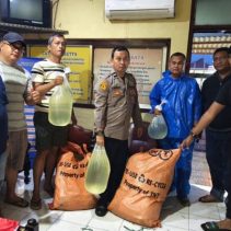 Polsek Kawasan Pelabuhan Manado Amankan 100 Liter Cap Tikus