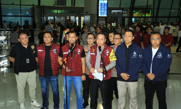 Direktorat Tindak Pidana Narkoba Bareskrim Polri berhasil mengamankan satu dari Daftar Pencarian Orang (DPO) internasional, Roman Nazarenko, di Terminal 3 Bandara Soekarno-Hatta.