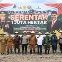 Kapolres Kotamobagu AKBP Irwanto bersama jajaran Forum Komunikasi Pimpinan Daerah (Forkopimda) Kotamobagu dan Bolaang Mongondow menghadiri kegiatan video conference penanaman jagung serentak 1 juta hektar, Selasa (21/1/2025).