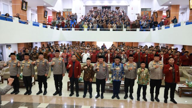 Kapolri Jenderal Polisi Drs. Listyo Sigit Prabowo menghadiri penutupan Musyawarah Pleno Nasional Hima Persis di Yogyakarta.