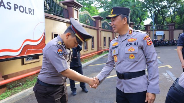Kadiv Humas Polri Pimpin Kenaikan Pangkat 22 Personel