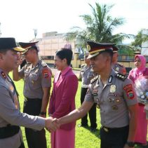 Kapolda Sulut Pimpin Upacara Kenaikan Pangkat 200 Personel