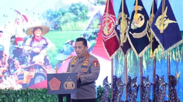 Kapolri Jenderal Listyo Sigit Prabowo melaporkan kepada Presiden Prabowo Subianto bahwa Polri dan TNI memiliki pekarangan sendiri untuk mendukung program makan bergizi gratis dan ketahanan pangan.