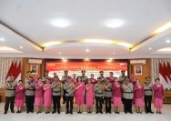 Kapolda Sulawesi Utara Irjen Pol Roycke Harry Langie memimpin upacara Serah Terima Jabatan (Sertijab) sejumlah pejabat utama Polda Sulut dan 3 jabatan Kapolres.