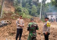 Puluhan personel Polres Minsel gabungan piket siaga, piket fungsi dan anggota Polsek Motoling, langsung bergerak cepat mendatangi lokasi kejadian, segera membantu proses evakuasi tanah longsor, dengan dibantu warga setempat bersama Koramil TNI.