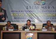 Kapolda Sulawesi Utara (Sulut) Irjen Pol Roycke Harry Langie didampingi Ketua Pengurus Daerah Bhayangkari Sulut Ny. Joan Roycke Langie, melanjutkan agenda kunjungan kerja ke Polres Minahasa, pada Senin (24/2/2025) siang.