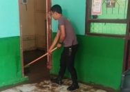 Ditpolairud Polda Sulut bersihkan lokasi terdampak banjir di Bailang Manado Pascabanjir yang melanda beberapa wilayah di Kota Manado