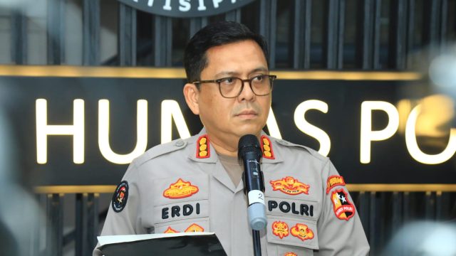 Jajaran kepolisian dari tingkat Mabes Polri hingga satker kewilayahan menggelar salat ghaib untuk tiga anggota yang gugur saat menjalankan tugas di Lampung.