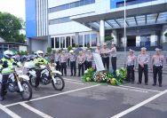 Kakorlantas Polri Irjen Pol Drs. Agus Suryonugroho S.H, M.Hum melepas tim Perwira Pengamat Wilayah (Pamatwil) Operasi Ketupat 2025