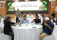 Polda Sulawesi Utara menggelar buka puasa bersama dengan media. Kegiatan ini digelar di aula Tribrata Polda Sulut, Kamis (13/3/2025) sore