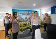 Kenaikan arus keluar dari Jabodetabek terjadi, Direktur Penegakan Hukum (Dirgakkum) Korlantas Polri, Brigjen Pol Raden Slamet Santoso, memonitor langsung pergerakan arus lalu lintas dari Cikampek hingga Palimanan di Command Center KM 188.