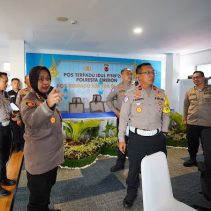 Kenaikan arus keluar dari Jabodetabek terjadi, Direktur Penegakan Hukum (Dirgakkum) Korlantas Polri, Brigjen Pol Raden Slamet Santoso, memonitor langsung pergerakan arus lalu lintas dari Cikampek hingga Palimanan di Command Center KM 188.