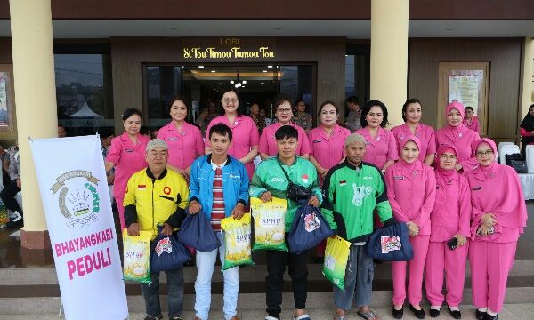 Polda Sulawesi Utara bekerja sama dengan instansi terkait lainnya menggelar Bazar Ramadhan Polri Presisi, dirangkaikan dengan Baksos Ramadhan Bhayangkari 2025.