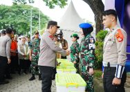 Kapolri Jenderal Listyo Sigit Prabowo meninjau langsung Rest Area KM 57 dalam rangka memastikan kesiapan arus mudik lebaran 2025, pada Rabu (26/3) hari ini.