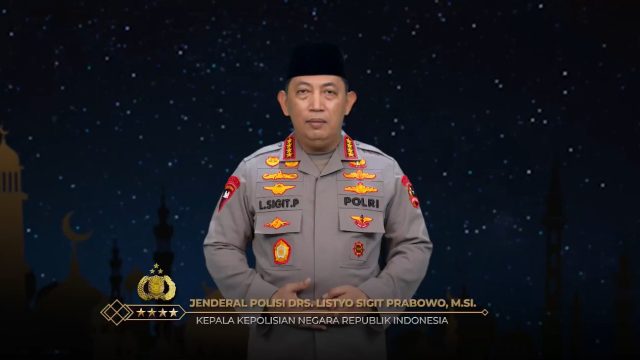 Kapolri Jenderal Polisi Drs. Listyo Sigit Prabowo mengucapkan Selamat Menjalankan Ibadah Puasa Ramadhan 1446 Hijriah bagi umat Islam di Indonesia.