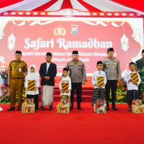Kapolri Jenderal Pol. Listyo Sigit Prabowo melakukan Safari Ramadan di wilayah Jawa Tengah. Kapolri memanfaatkan momen ini untuk menjalin silaturahmi dengan tokoh ulama di Jateng.