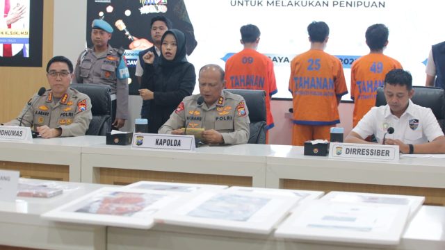 Polda Jatim berhasil membongkar kasus tindak pidana Informasi dan Transaksi Elektronik (ITE).