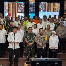 Kapolri Jenderal Listyo Sigit Prabowo memerintahkan seluruh personel agar dapat mengamankan pelaksanaan malam takbiran dan Salat Idulfitri 1446 Hijriah.