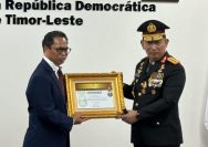 Kapolri Jenderal Polisi menerima Tanda Kehormatan Order of Timor Leste, penghargaan tertinggi yang diberikan Pemerintah Republik Demokratik Timor Leste. Penganugerahan tersebut berlangsung dalam upacara resmi di Kedutaan Besar Timor Leste di Jakarta, Senin (28/4/2025).