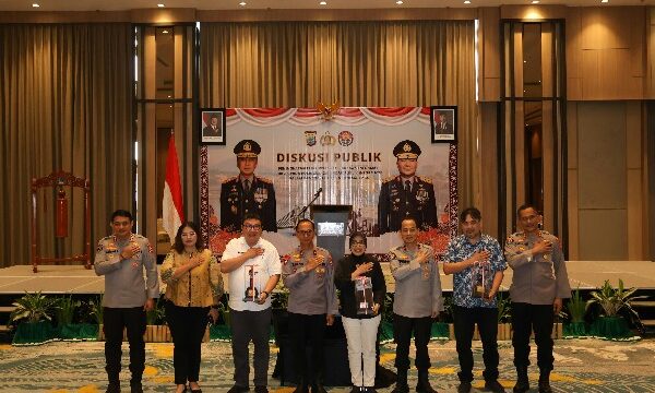 DivHumas Polri menggelar diskusi publik tentang Keterbukaan Informasi Publik (KIP) di wilayah hukum Polda Sulawesi Utara.