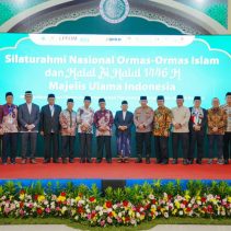 Kapolri Jenderal Listyo Sigit Prabowo menghadiri kegiatan silaturahmi nasional ormas-ormas Islam dan Halal Bihalal Idul Fitri 1446 Hijriah Majelis Ulama Indonesia (MUI).