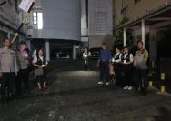 Polisi Amankan Ibadah Paskah di Gereja Katedral Jakarta