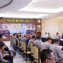 Polda Metro Jaya menggelar rapat koordinasi dalam rangka memastikan kelancaran dan keamanan peringatan Hari Buruh Internasional atau May Day Fiesta 2025.